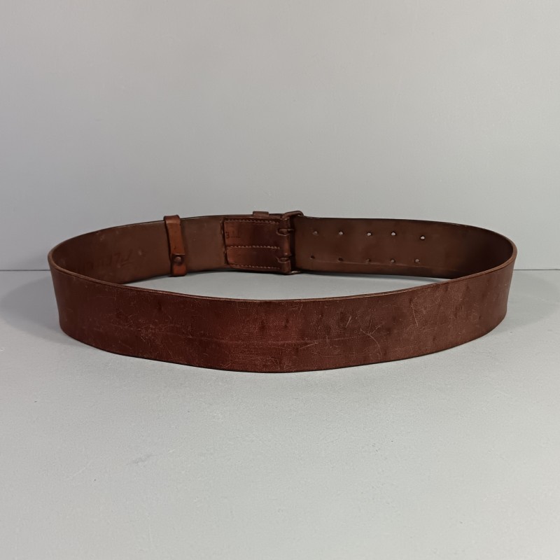 CEINTURON TROUPE EN CUIR MARRON MODELE 1903/1914 BOUCLE FER FABRICATION PREMIERE GUERRE NOMINATIF